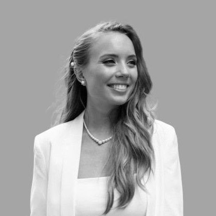 Julia R. – Marketing Specialist