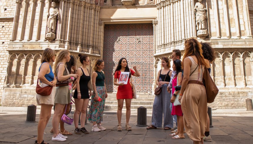 Tour operator website connecting the travel experience with a direct booking journey